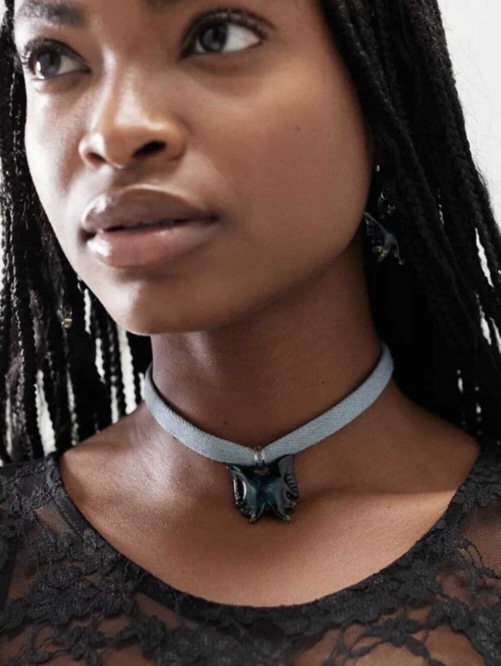 Urban Outfitters Glass Butterfly Choker Necklace NWT